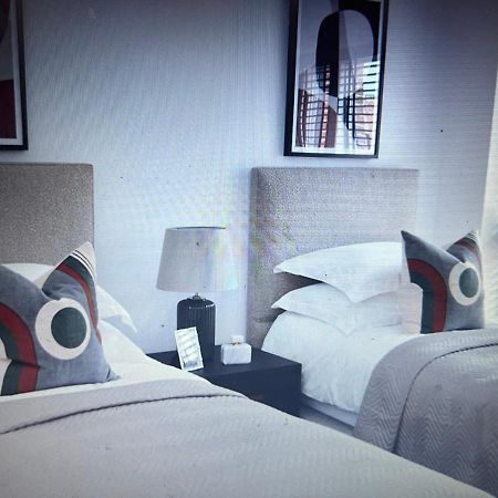 4-Level Luxury 2 Bedroom House Sleeps 6, Rooftop, Harry P & Free Parking Watford  Ngoại thất bức ảnh